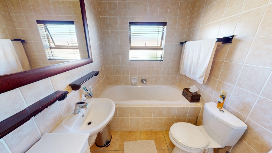 3 Bedroom Property for Sale in Fairview Golf Estate Western Cape